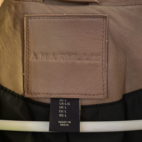 Soft leather taupe colored Moto-jacket. - Picture 2 of 7